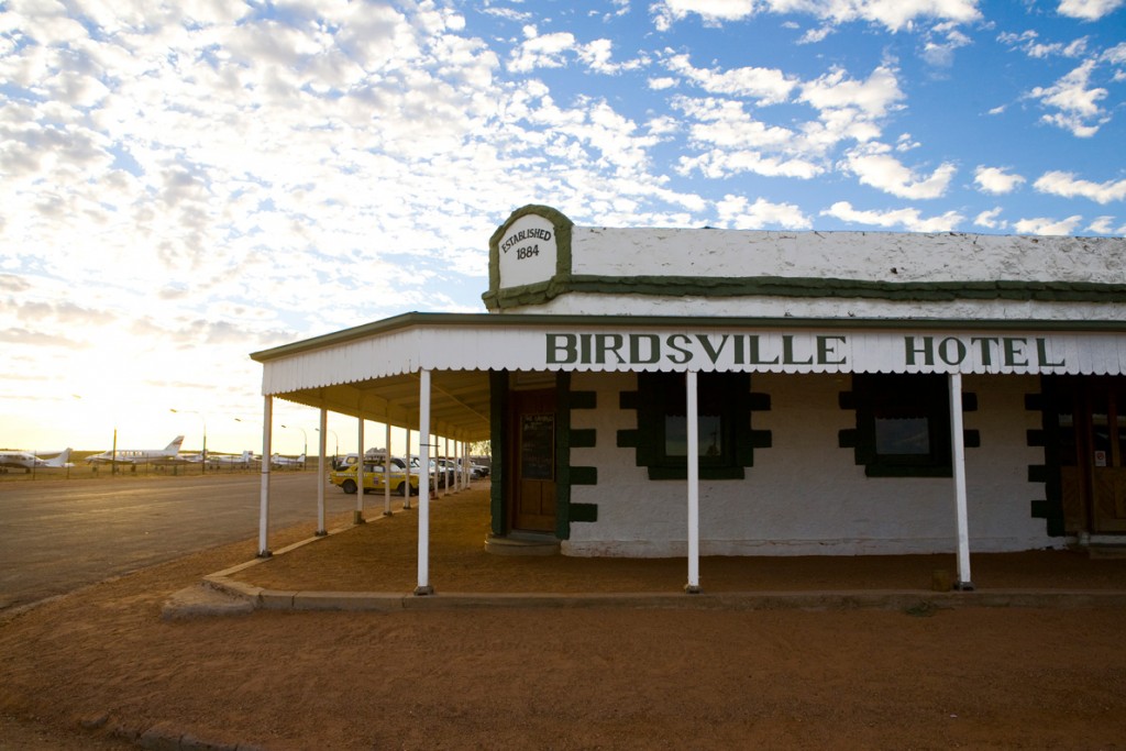 Birdsville-hotel-hero